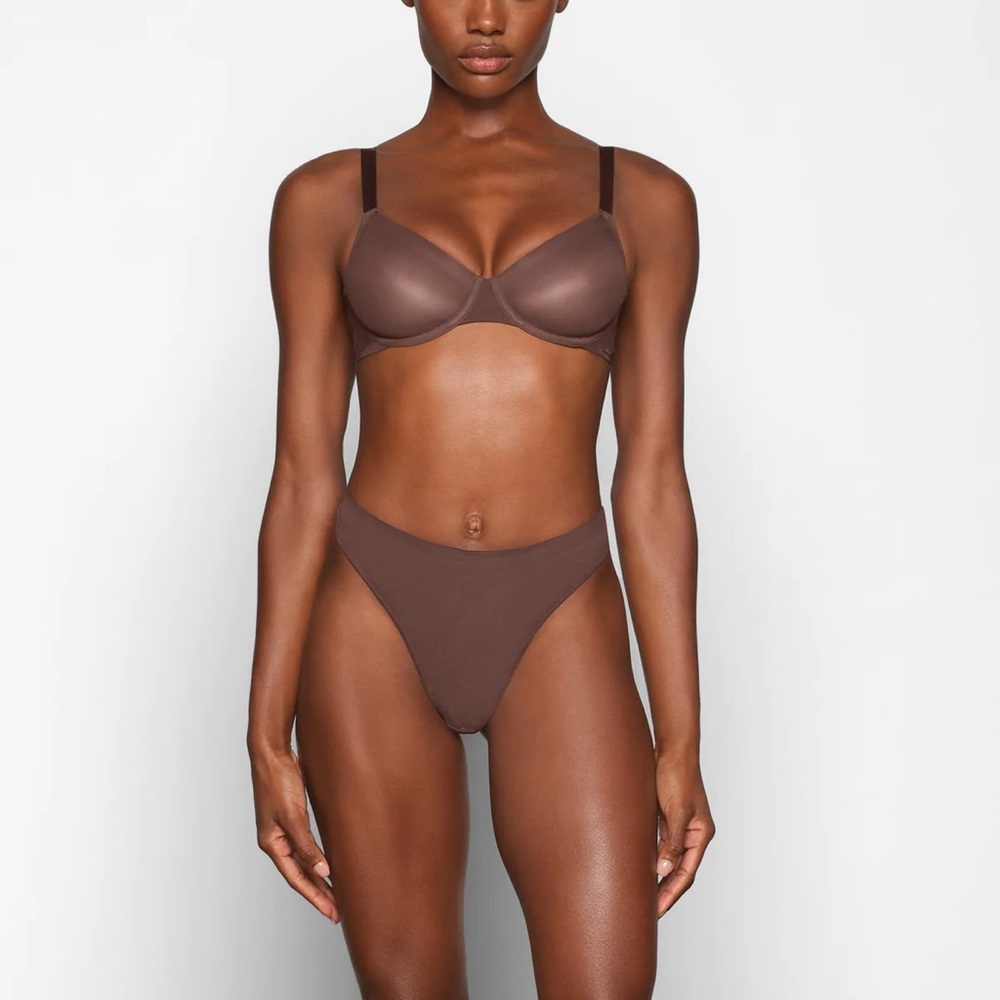 SKIMS Molded Unlined Demi Bra